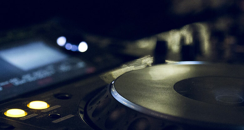 dj-zoom-box2